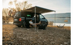 Fiamma F45s 260 Markise Für Rechtslenker VW T5/T6 Multivan/Transporter Tuchfarbe Royal Grey 260 Cm Gehäusefarbe Titanium -Camping im Freien 814985 5295284